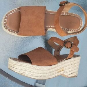 Universal Thread sz 11 Womens Sandals Espadrille Wedge Cognac Brown